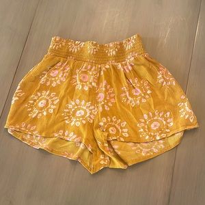 super cute Urban Outfitters size small shorts